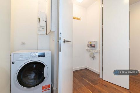 3 bedroom flat to rent, Peter St, London, W1F