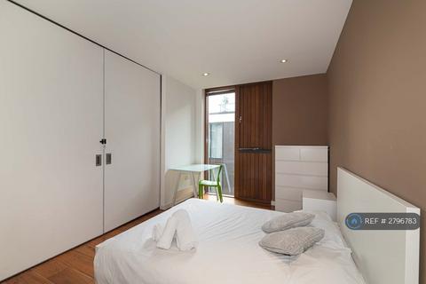 3 bedroom flat to rent, Peter St, London, W1F