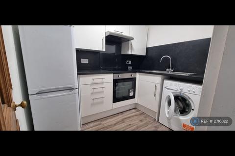 2 bedroom flat to rent, Alexandra Parade, Glasgow, G31