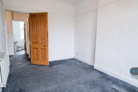 2 bedroom flat to rent, Alexandra Parade, Glasgow, G31
