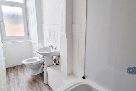 2 bedroom flat to rent, Alexandra Parade, Glasgow, G31