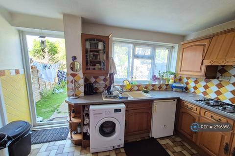 3 bedroom terraced house to rent, Gravary Road, London, E16