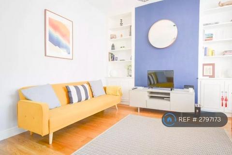 1 bedroom flat to rent, Loftus Road, London, W12