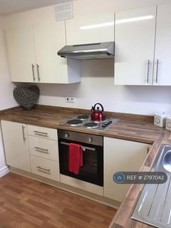 2 bedroom flat to rent, St. Johns Chase, Wakefield, WF1