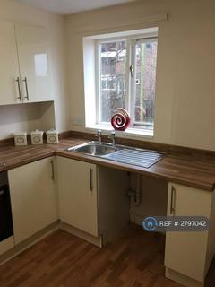 2 bedroom flat to rent, St. Johns Chase, Wakefield, WF1