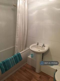 2 bedroom flat to rent, St. Johns Chase, Wakefield, WF1
