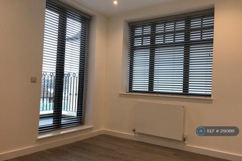 2 bedroom flat to rent, Finchley Road, London, NW11