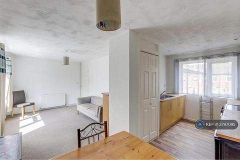 1 bedroom maisonette to rent, St Saviours Gardens, Nottingham, NG2