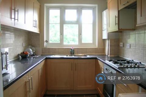 2 bedroom flat to rent, Australia Road, London, W12