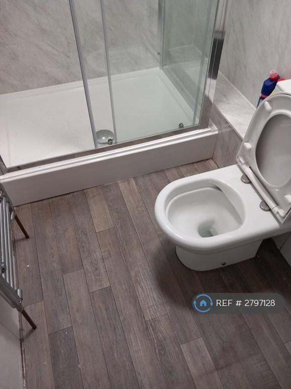 Bathroom Photo 1