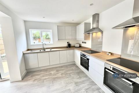 1 bedroom in a house share to rent, Trowell Grove, Long Eaton, NG10