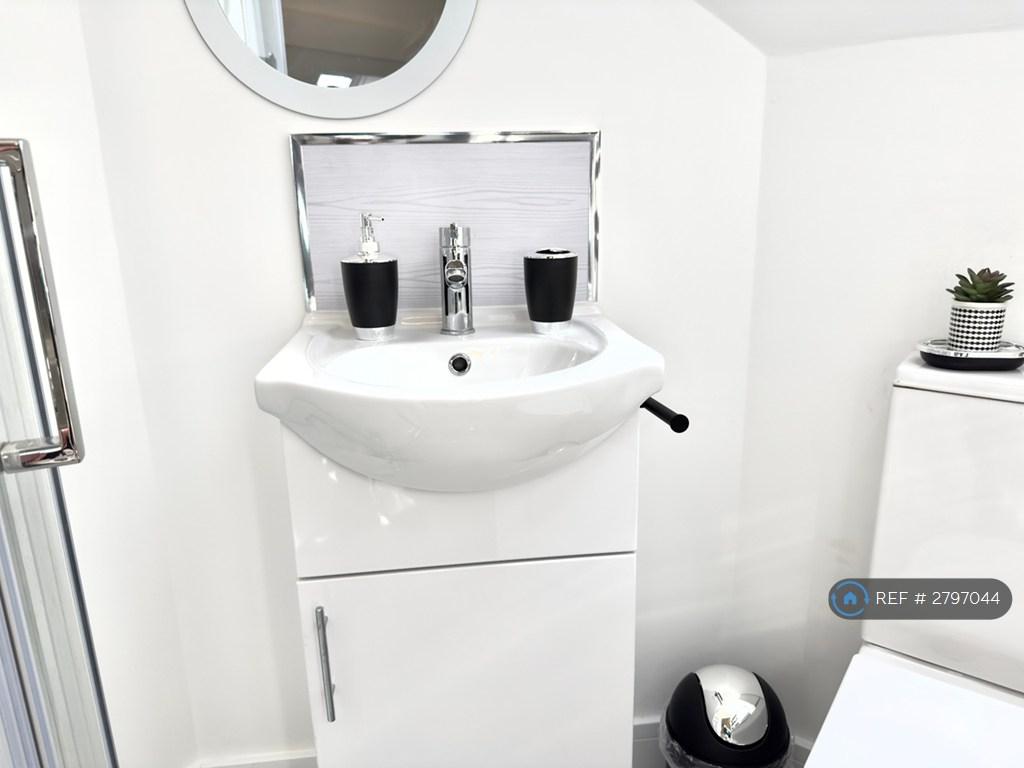 Room 4 Ensuite