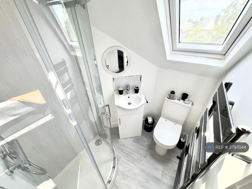 Room 4 Ensuite