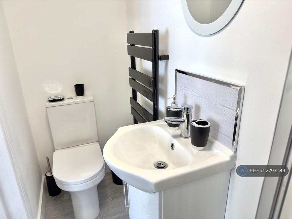 Room 1 Ensuite