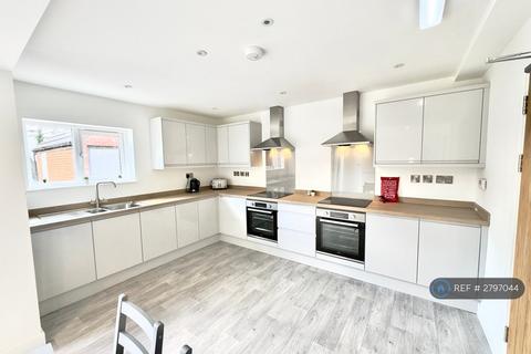 1 bedroom in a house share to rent, Trowell Grove, Long Eaton, NG10