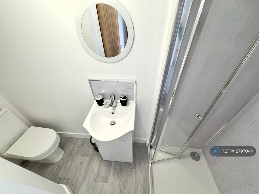 Room 3 Ensuite