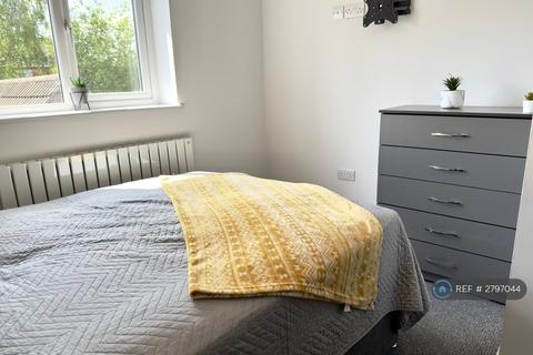 1 bedroom in a house share to rent, Trowell Grove, Long Eaton, NG10