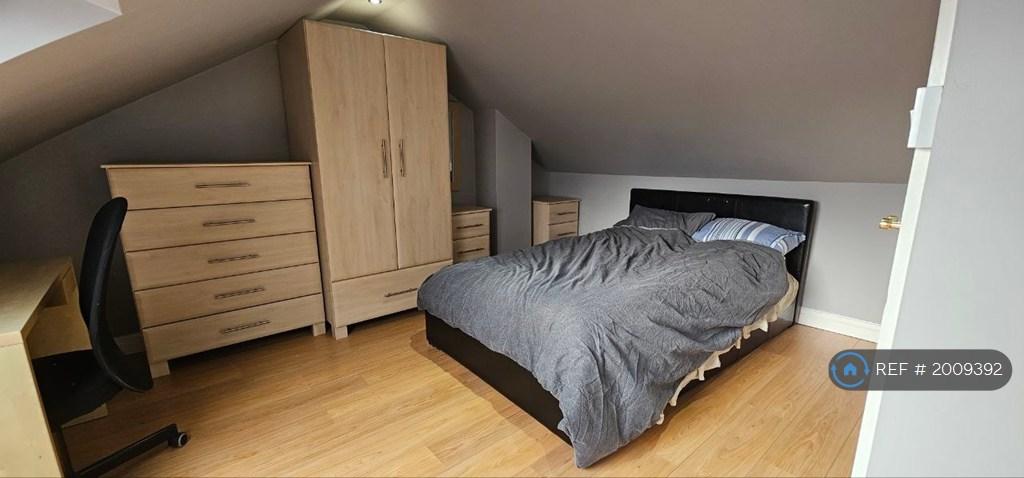Attic Bedroom - Double - (2nd Floor)