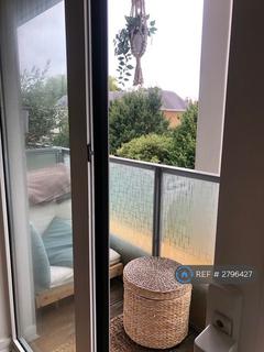 Studio to rent, Amazon Apartments, London, N8