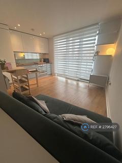 Studio to rent, Amazon Apartments, London, N8