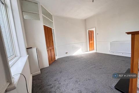 2 bedroom terraced house to rent, Ainsworth Road, Bury, BL8