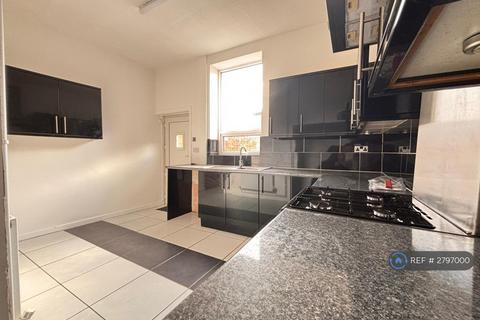2 bedroom terraced house to rent, Ainsworth Road, Bury, BL8