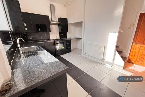 2 bedroom terraced house to rent, Ainsworth Road, Bury, BL8