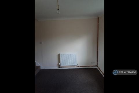1 bedroom terraced house to rent, Holden Close, Dagenham, RM8