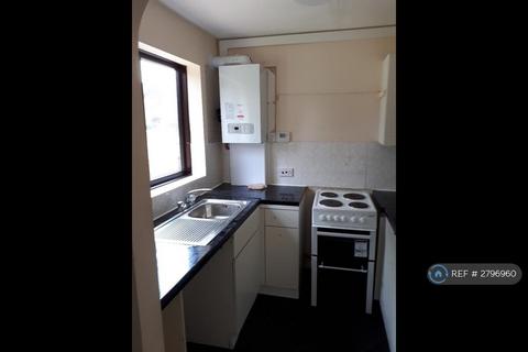 1 bedroom terraced house to rent, Holden Close, Dagenham, RM8