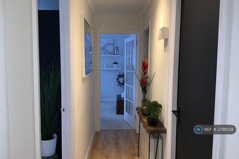 2 bedroom flat to rent, Sinclair Court, Birmingham, B13