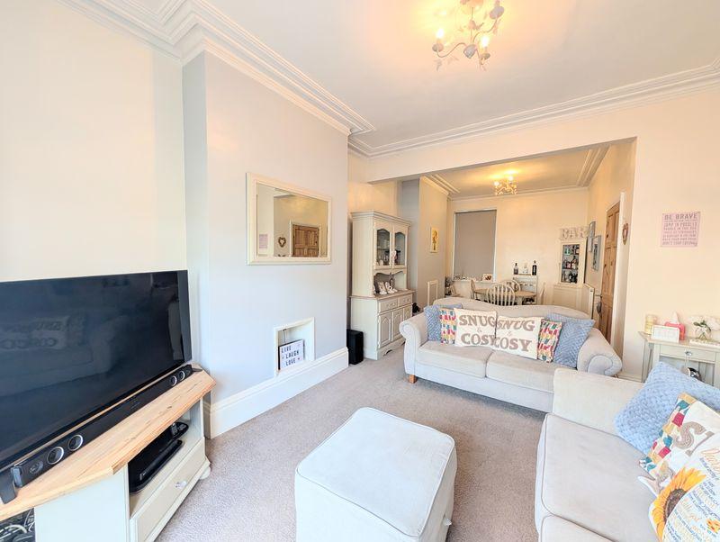 Lounge to dining