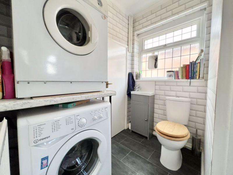 Utility cloakroom