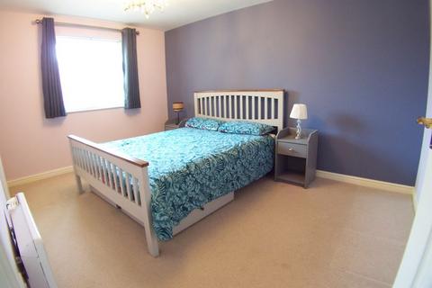 2 bedroom flat to rent, Dunlop Avenue, Leeds