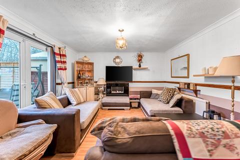 3 bedroom semi-detached house for sale, Deanefield View, Sheffield, S20