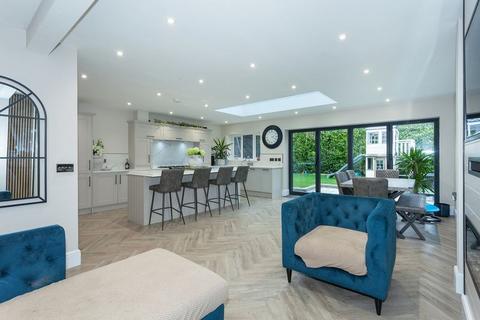 4 bedroom detached house for sale, Birch Road, Congleton