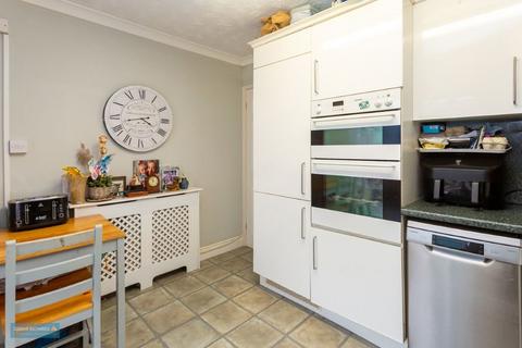 2 bedroom end of terrace house for sale, Gill Crescent, Taunton