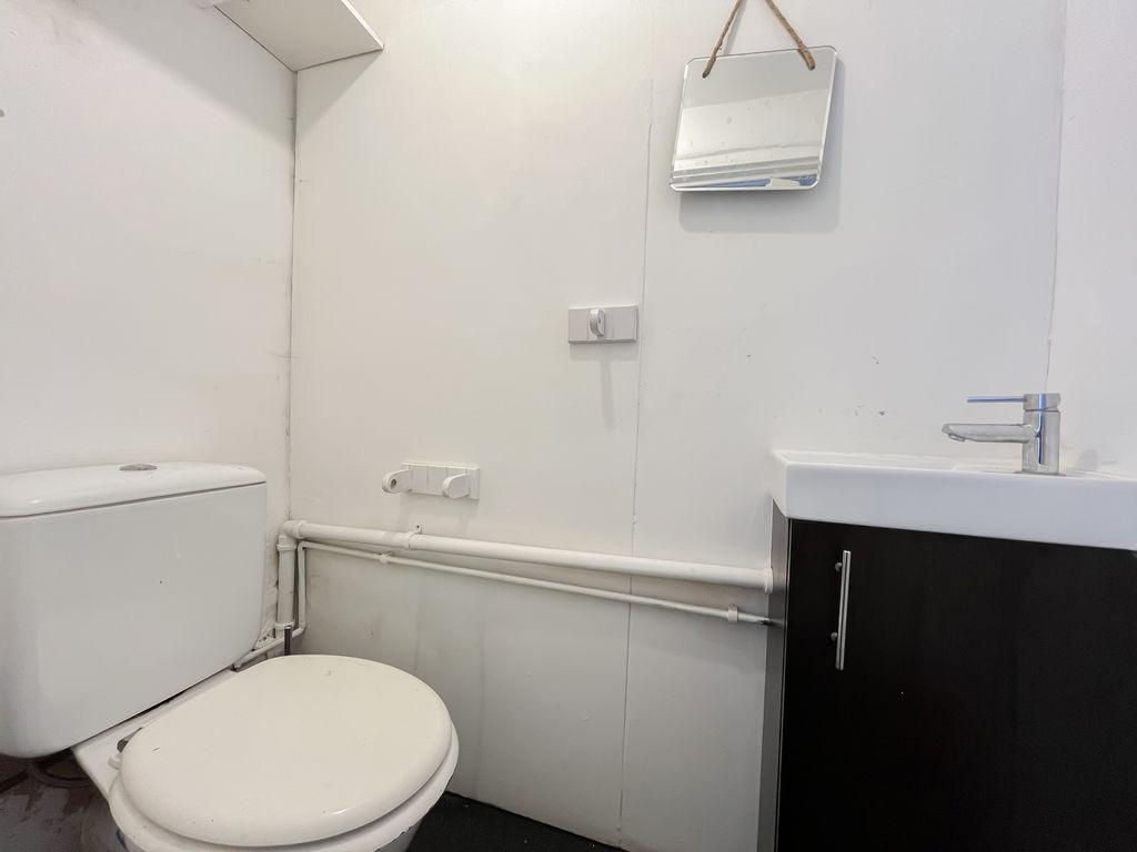 Ground floor wc