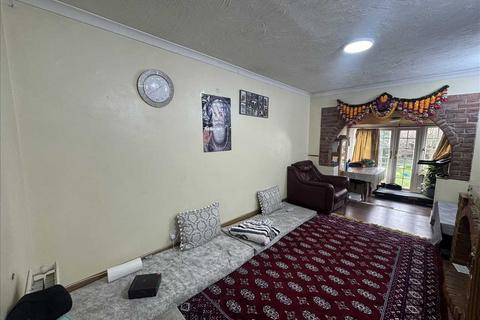 4 bedroom bungalow for sale, Clare Road, Stanwell