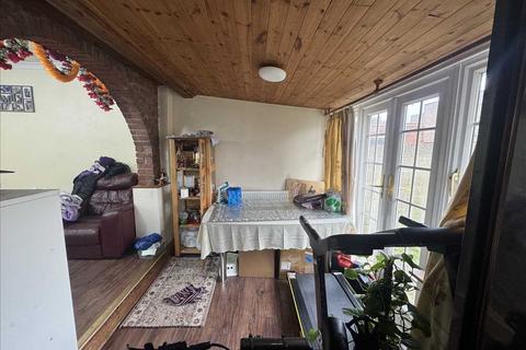 4 bedroom bungalow for sale, Clare Road, Stanwell