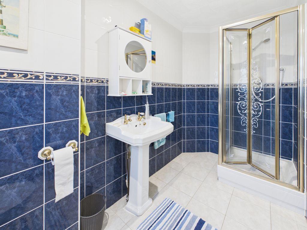Master En-suite