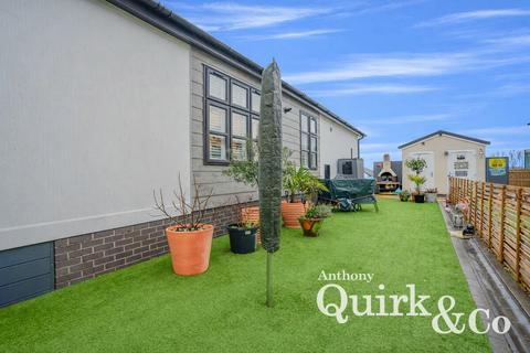 undefined, Pearl Drive, Canvey Island, SS8