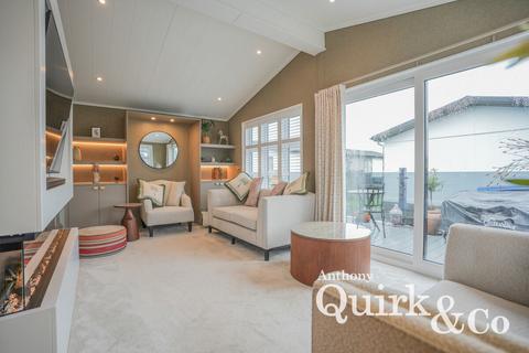 undefined, Pearl Drive, Canvey Island, SS8