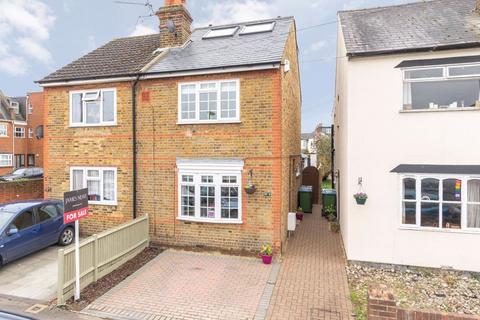 4 bedroom semi-detached house for sale, Sunbury Lane, Walton-On-Thames