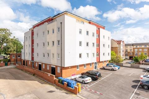 2 bedroom apartment for sale, Church Street, Walton-On-Thames