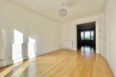 undefined, High Street, Esher