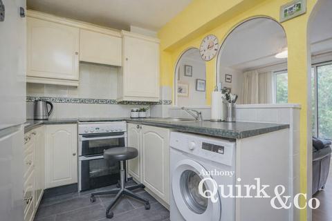 3 bedroom detached bungalow for sale, Roggel Road, Canvey Island, SS8