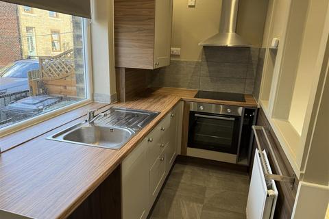 2 bedroom terraced house to rent, Grove Street, Mirfield WF14