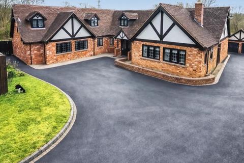 SUBSTANTIAL Family Home Oak Lee, Wedgewood Drive, Portskwett, Monmouthshire, NP26 5TL