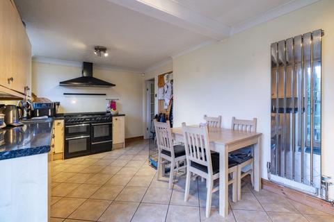 4 bedroom end of terrace house for sale, Avon Grove, Bletchley, Milton Keynes
