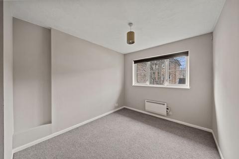 2 bedroom flat for sale, Autumn Drive, Sutton